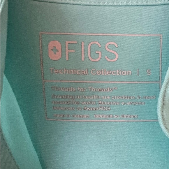 FIGS Women's Blue Scrub Top & Jogger Pants Set - Picture 2 of 6